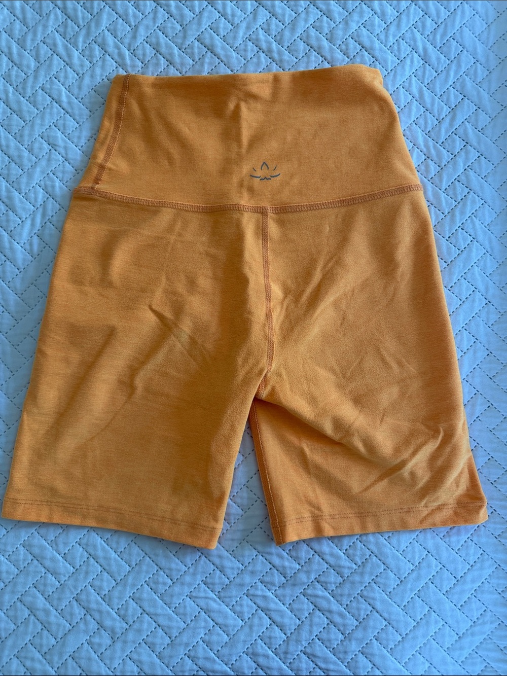Beyond Yoga Spacedye Keep Pace Shorts 5" inseam (size S) - Picture 2 of 2